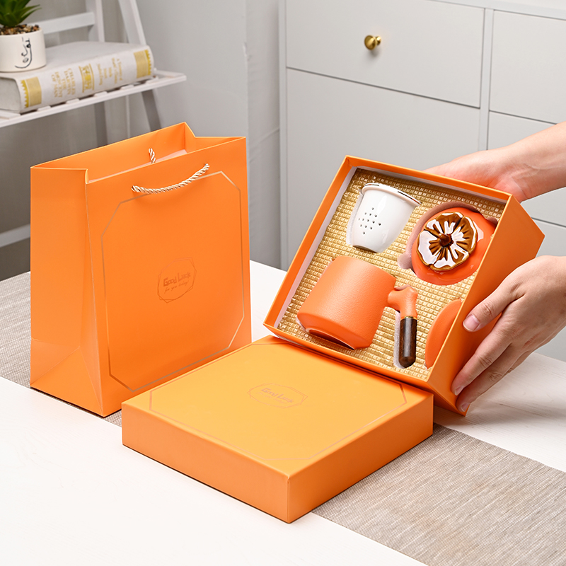 公司团建活动小礼品精美实用x店庆房地产定制送客户员工生日随手