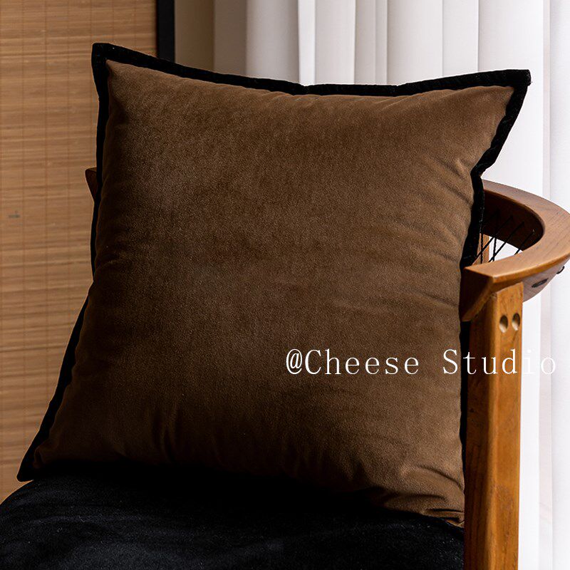 中古风抱枕法式复古现代简u约轻奢卧室床头客厅沙发深棕咖色靠枕