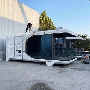 太空舱酒店 露营地户外创意移动方舱 科幻感度假氧化铝特色宾馆