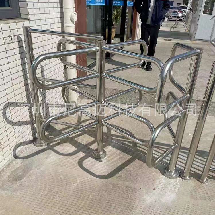 不锈钢栅栏三棍闸广州越秀天河公园出入口行人进出旋转导向门生产