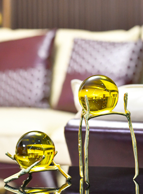 现代轻奢纯铜黄水晶球摆件北欧y客厅书房柜办公室桌面酒柜家居装