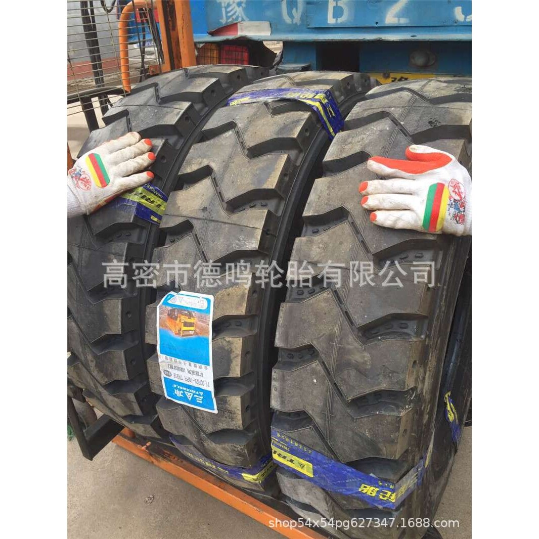 全钢丝卡车轮胎载重825/900/10.00/11.00/1200R20前四后八翻斗车