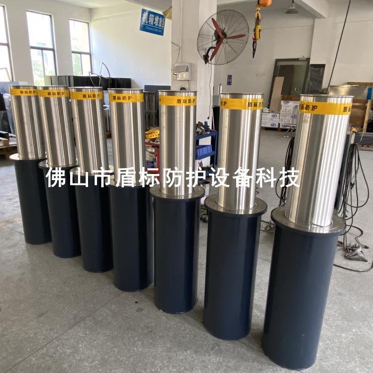 无需接电不锈钢警示护柱 人工下降，升柱可借助气压助力 扛撞路桩