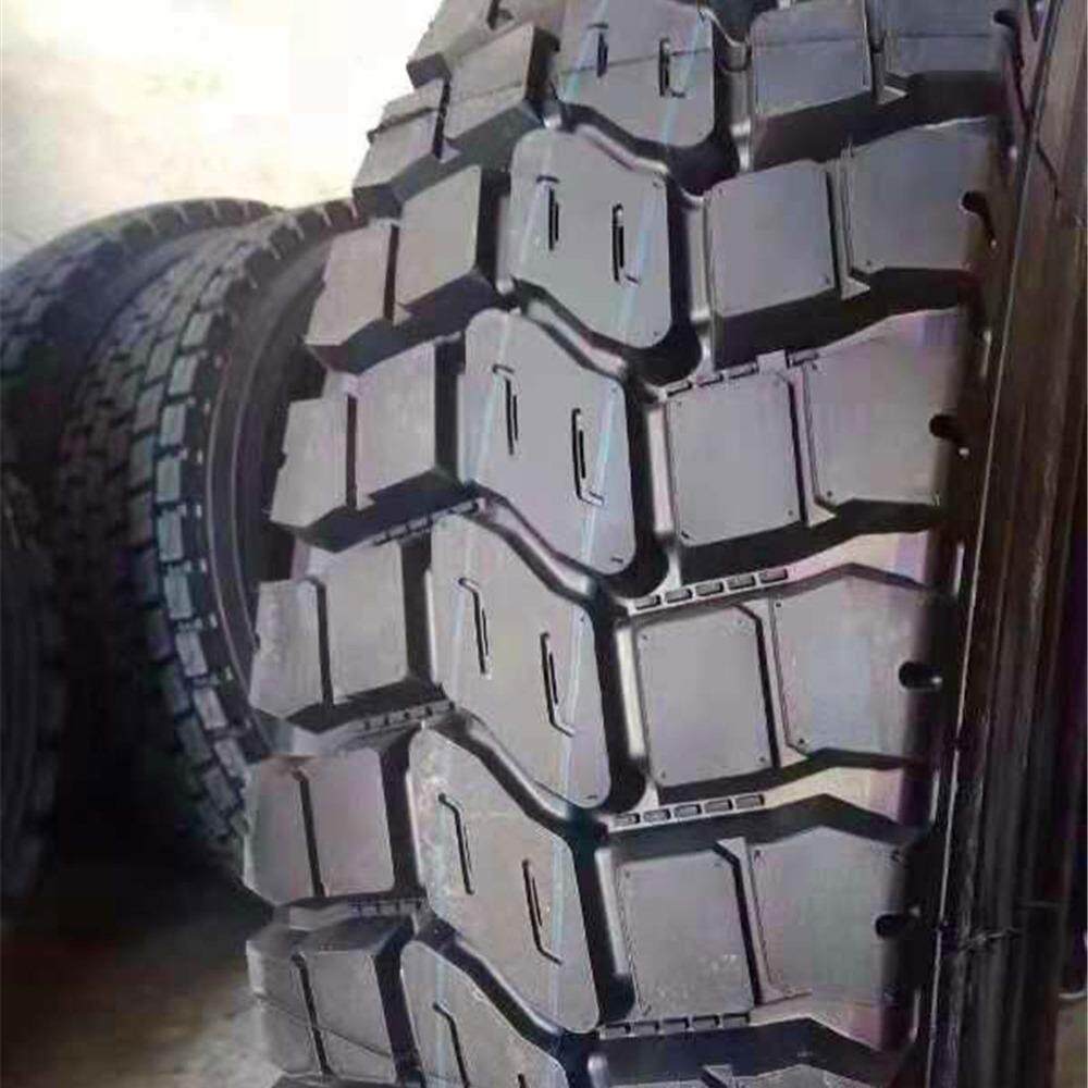 900R20蝴蝶花纹载重卡车全钢丝轮胎 抗撕裂耐磨性高900R20钢丝胎