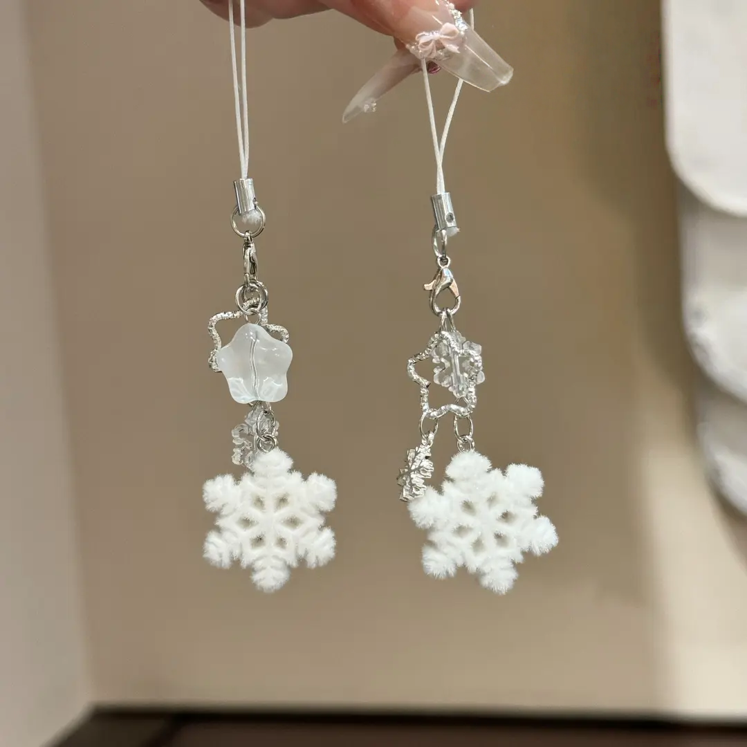 甜美圣诞雪花挂件冬日植绒雪花包包钥匙扣手机链圣诞节闺蜜小礼物