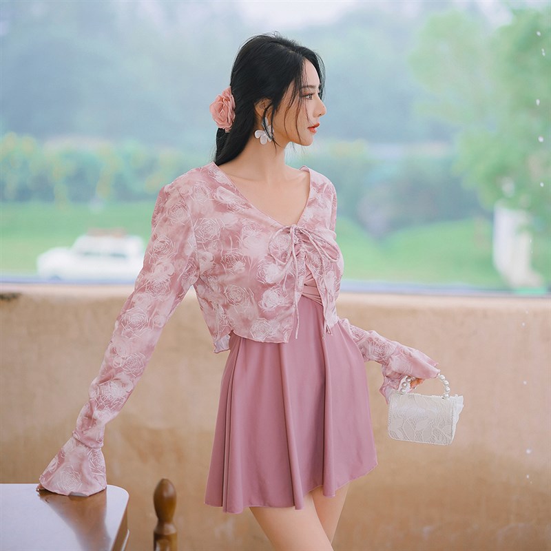 2025新款大码泳衣女连体裙式长袖罩衫速干防晒微胖保守泡温泉度假