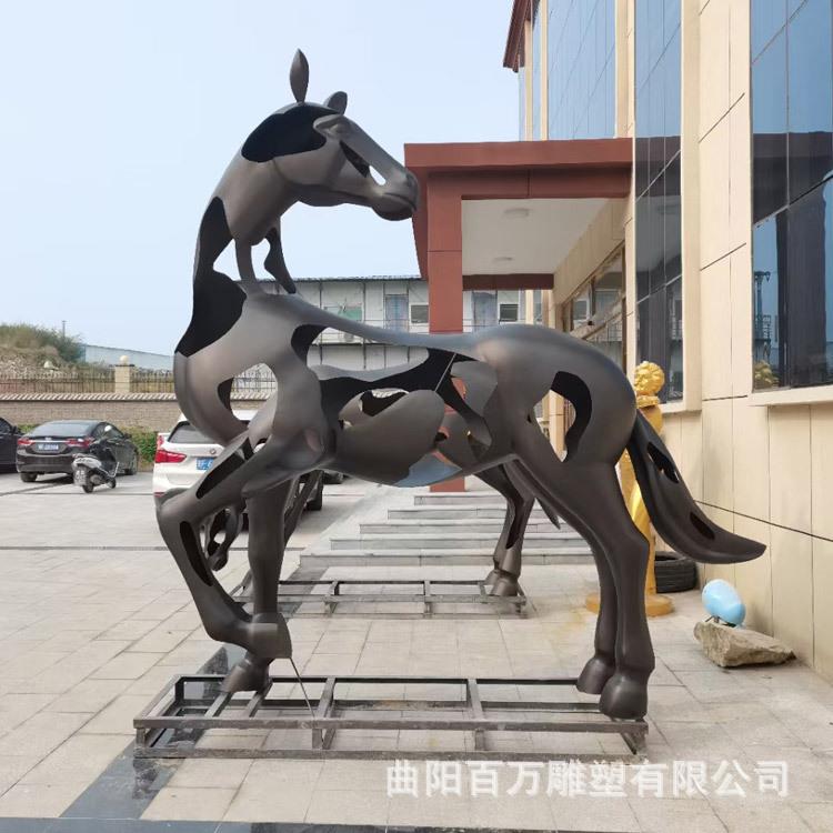 不锈钢镂空马雕塑 异形抽象动物雕塑仿铜色不锈钢雕塑