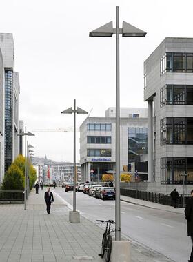 现代LED庭院灯户外LED灯公园小区园林别墅学校路灯景观现代简约