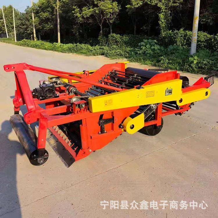 河南新型花生收获机大马力拖拉机带动花生麦冬草收获机