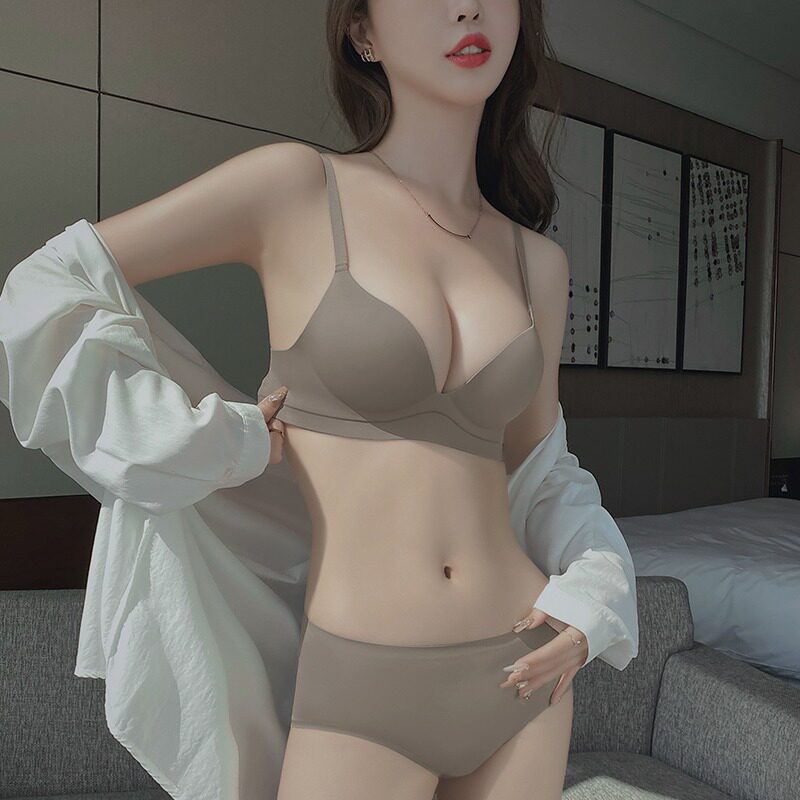 无痕内衣女小胸聚拢显大调v整型收副乳防下垂文胸内裤套装夏季薄