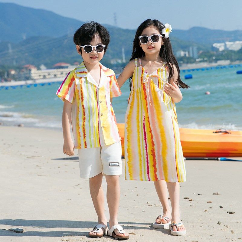 海边亲子装2024新款潮一家四口夏装全家庭母女裙洋气三口母子套装