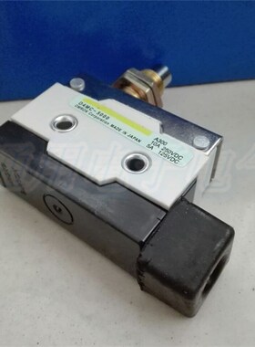微动开关 D4MC-5000 面板安装柱塞型 行程开关 限位微动开关