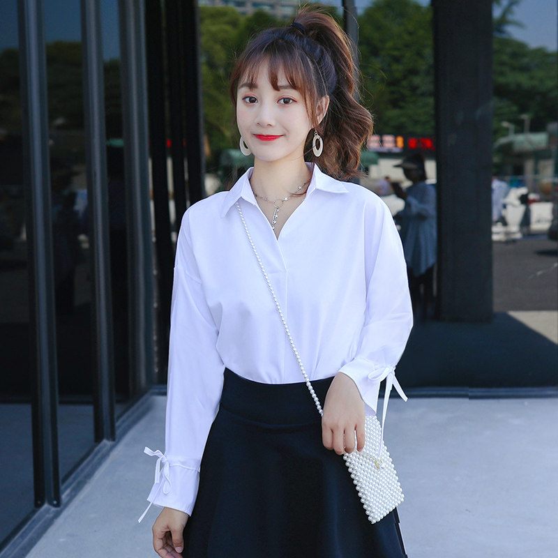 衬衣女2020春夏v领长袖职业气质喇叭袖宽松套头雪W纺可爱白色衬衫