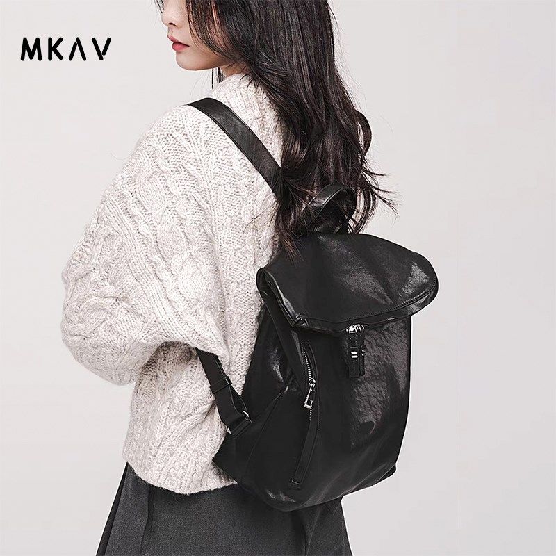 双肩包女皮质大容量通勤旅行设计感小众大学生书包高级感电脑背包