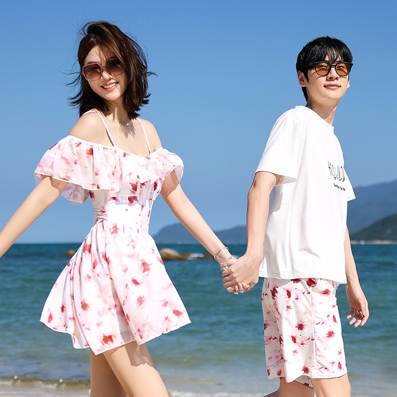 情侣泳衣女2024新款情侣款套装海边度假沙滩裤男游泳衣泡温泉泳装