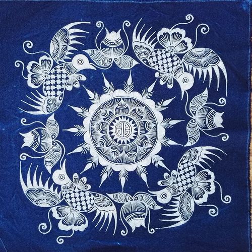 贵州蜡染抱枕反绘面料铜鼓鸟图案蜡染方巾定制蜡染来图加工定制包