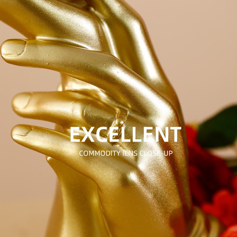 北欧轻奢金色手持玫瑰树脂装饰摆件电视机柜餐厅客厅酒柜装饰摆设