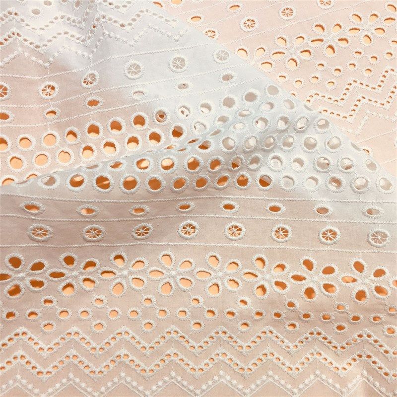 新款 棉类几何大机绣花布女装连衣裙刺绣面料棉布打孔绣花面料
