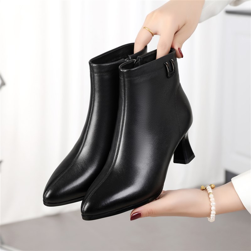 小码短靴女2024秋冬新款31 32 33真皮高跟尖头气质加绒保暖女靴子