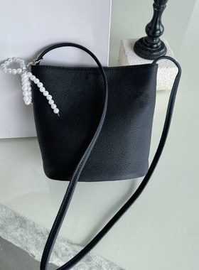 头层自然摔牛皮女包复古小众腋下包水桶包潮单肩包斜挎包96871