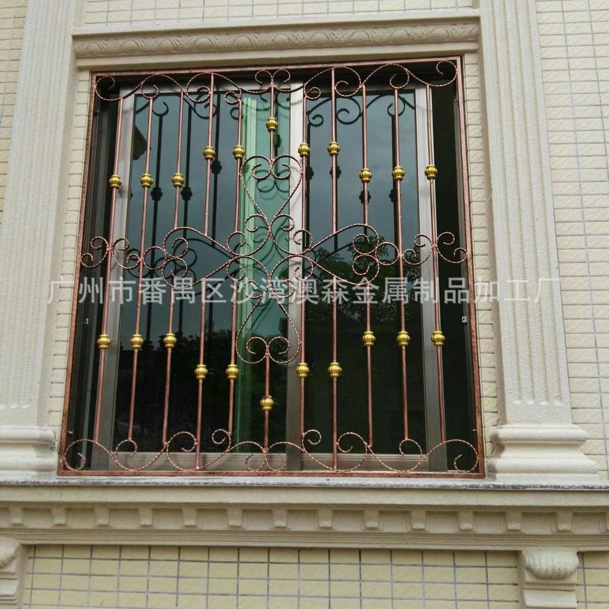 广东厂家直销欧式烤漆铁艺防护窗 纯手工锻打铁艺新品家用防盗窗