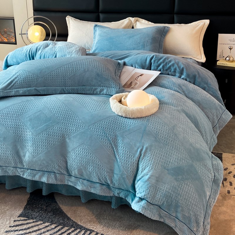 轻奢雕花冬季牛奶绒床盖四件套双面夹棉加厚珊瑚绒床X单法兰绒被