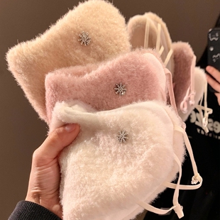 可爱雪花毛绒防寒口罩女士冬季2025新款加厚保暖骑行护脸面罩防风