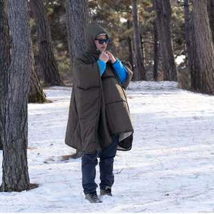 秋冬斗篷式披风户外保暖防寒睡袋露营可穿式露营毯办公室午休棉被