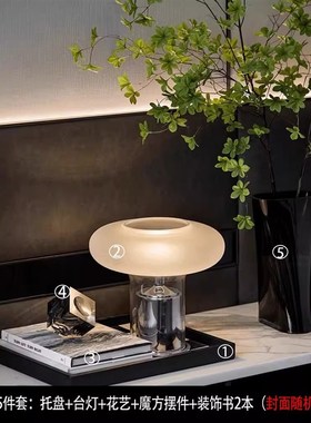 轻奢样板房间边几床m头柜摆件高级感台灯托盘花瓶桌面组合软装饰