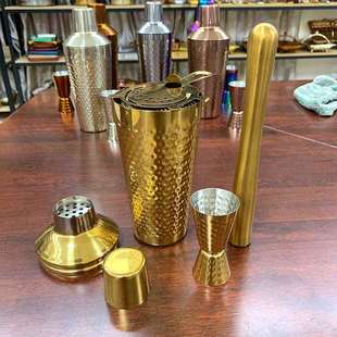 厂家供应不锈钢锤纹调酒杯700ml直身摇酒壶shaker cup调酒壶摇摇