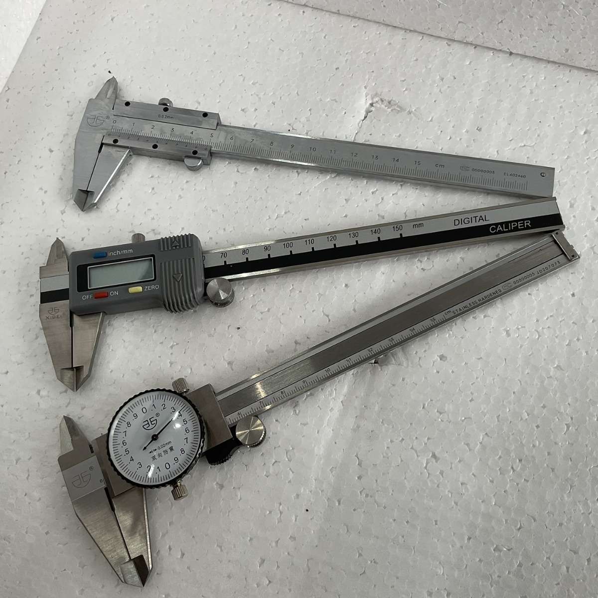 游标卡尺0-150-200-300电子数显带表高精度0.02mm青海西北牌 热卖
