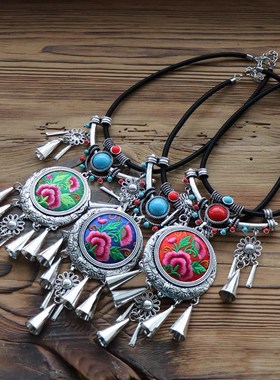 新款特色c民族风格刺绣项圈苗银饰品挂脖项圈大型节日舞台演出配