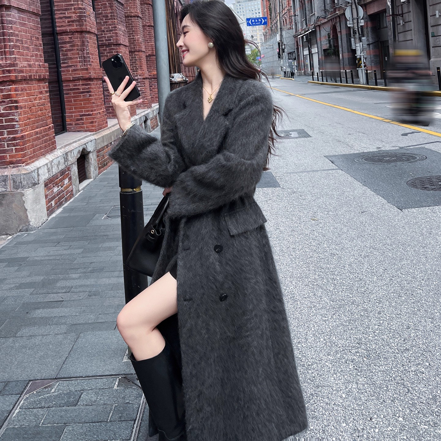 2025高端时髦灰色拉毛羊绒大衣女