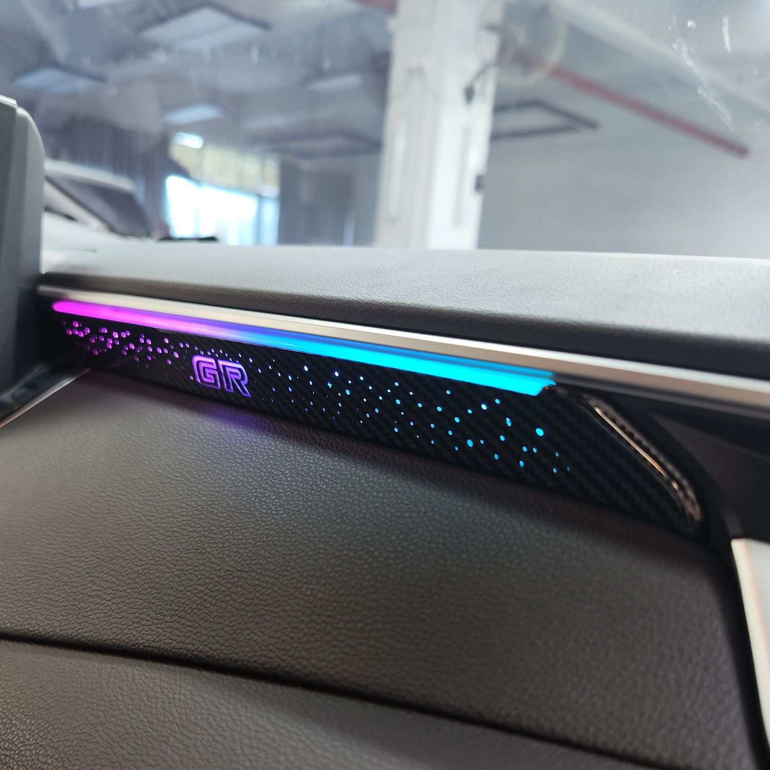 适用于卡罗拉雷凌ALTIS中控替换款幻彩氛围灯对插无损