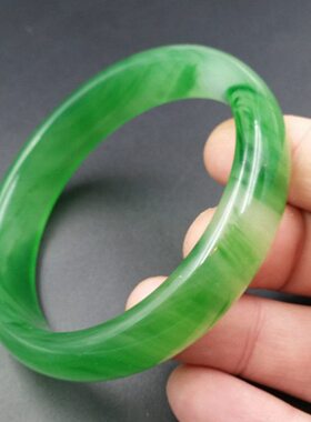 高档精美草绿色手镯冰种玻璃手镯绿色女款手镯玉镯