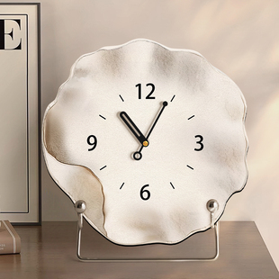 简约现代客厅桌面时钟摆件2025年新款钟表摆O台式家用卧室静音摆