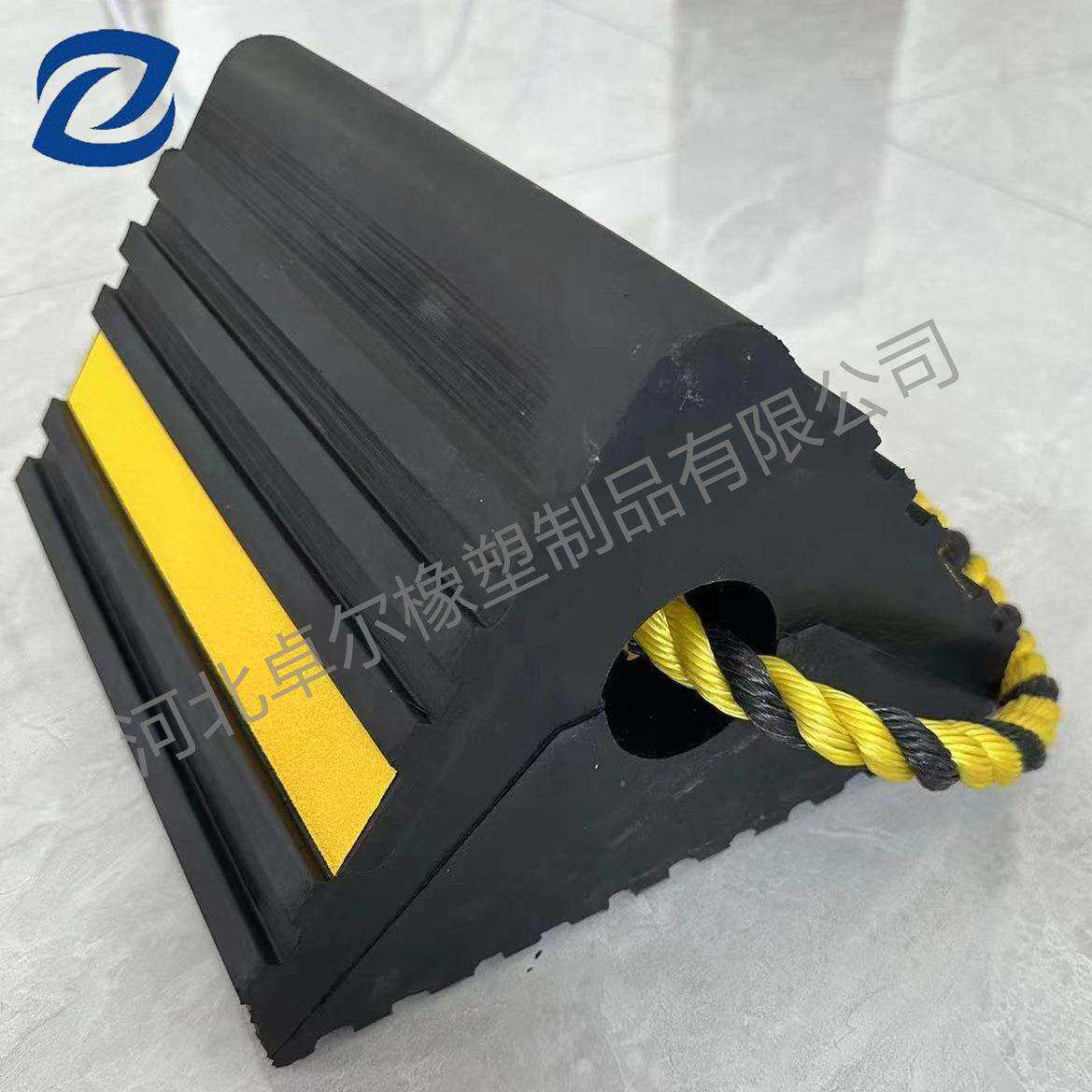 橡胶飞机挡块470*240*160厂家直销耐磨防滑停机轮挡三角楔
