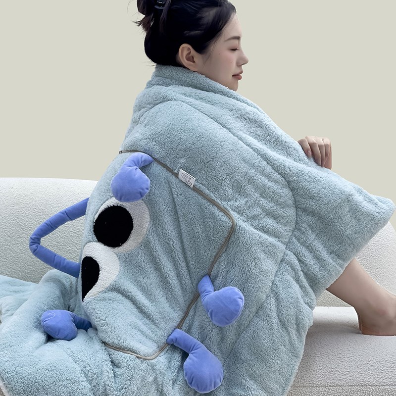 手拎加厚保暖可爱毛绒大眼抱枕被子两用汽K车载折叠办公室午休睡