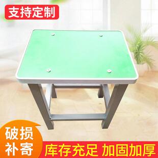 中小学生课桌椅套装培训辅导班教室课桌椅凳子学校课桌供应