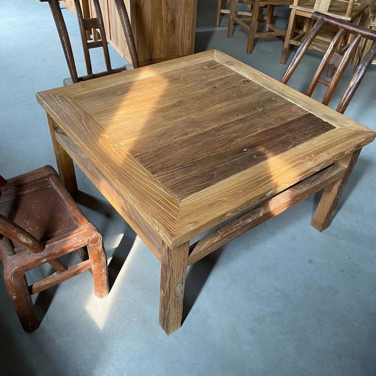 实木八仙桌风化老门板民宿仿古餐桌家用长条凳四方中式老榆木茶桌