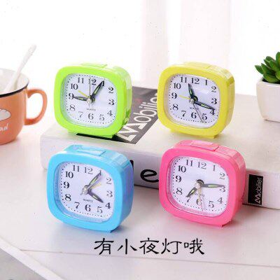 静音不闹钟夜光电子小可充电床头台式简约现代家用钟表学生数字
