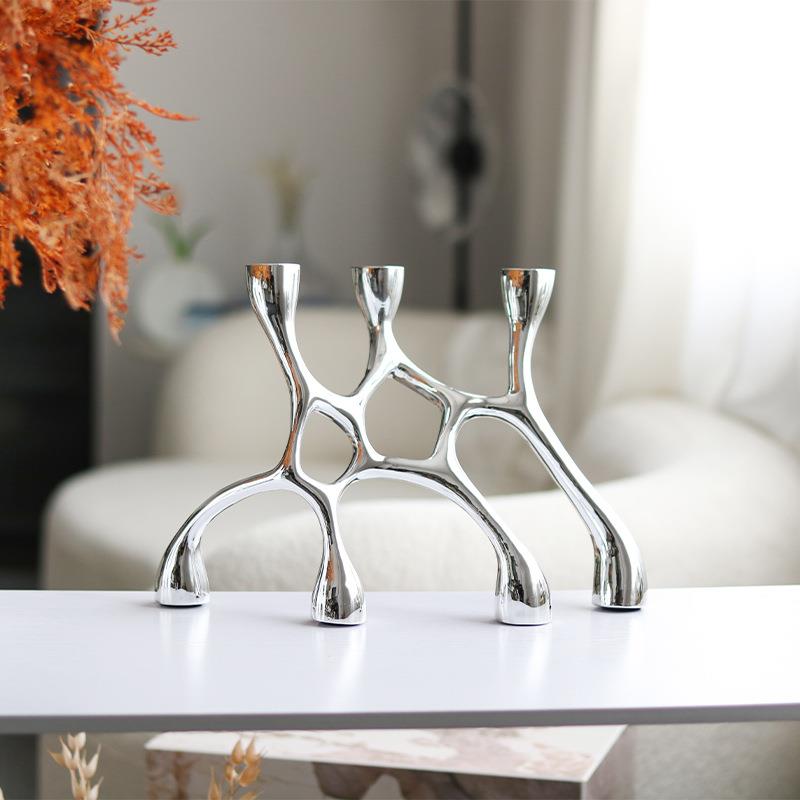 现代简约艺术摆件三头蜡烛台家居软装样板房售楼处书房玄关装饰品