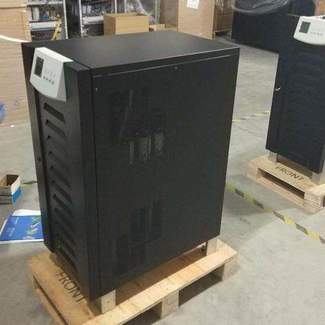 UPS电源C3KS在线式不间断电源3KVA负载2400W机房监控停电应急