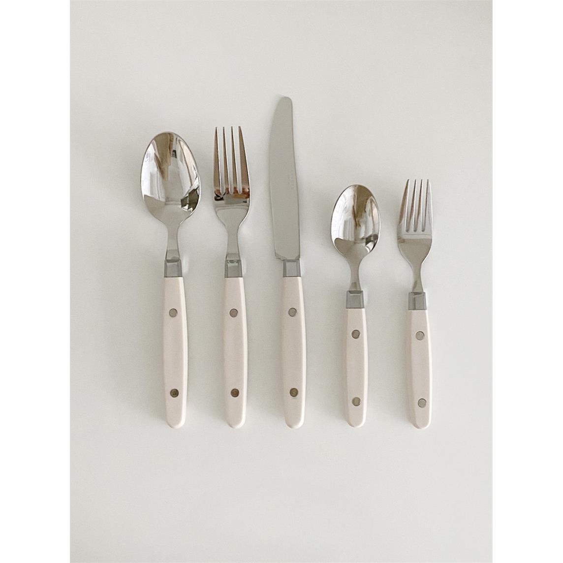 On the table - 覆古乳白色树脂塑料手柄不锈钢刀叉勺 餐具套组