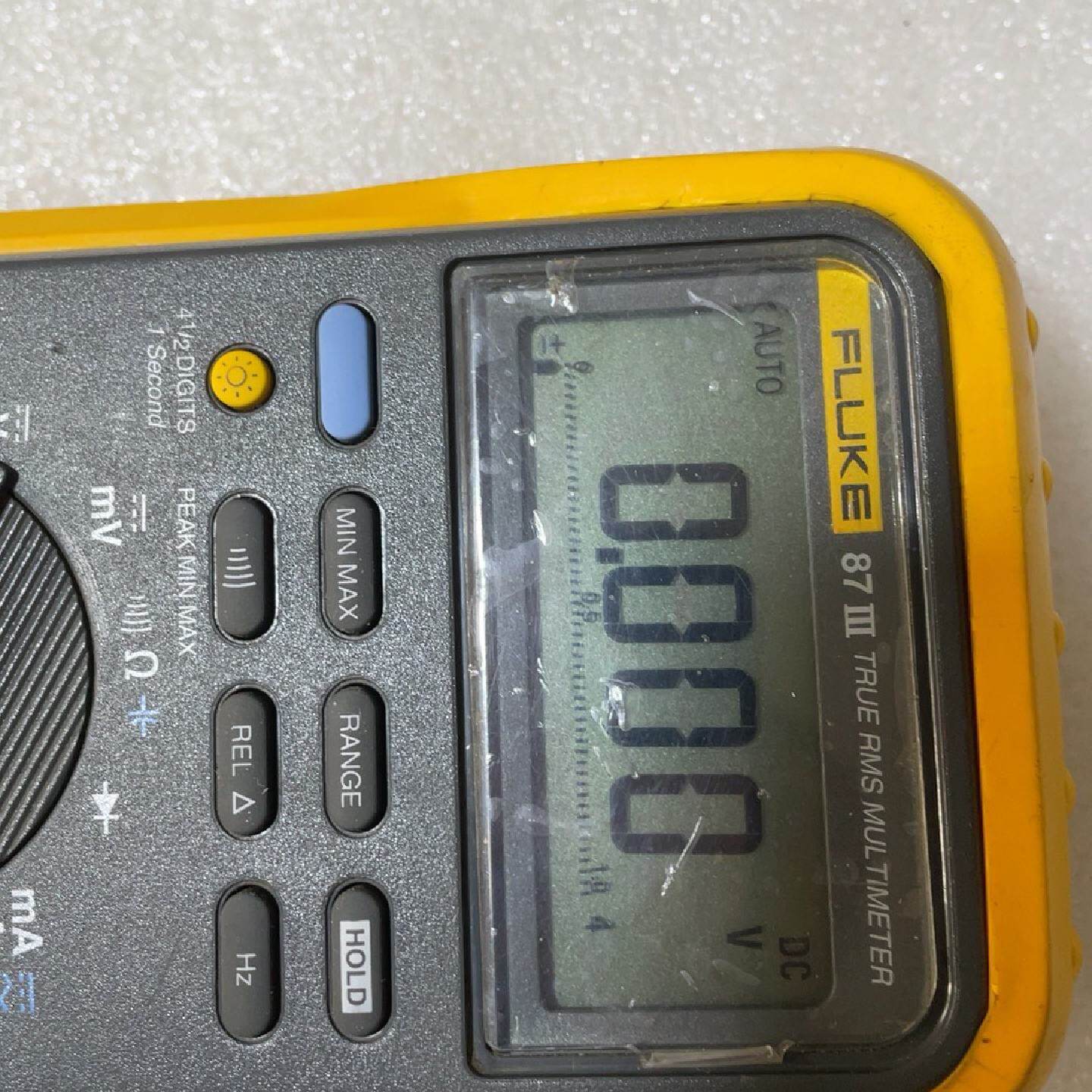 福禄克87-3万用表,整体成色不错,原装无修,屏幕贴膜都还在--议