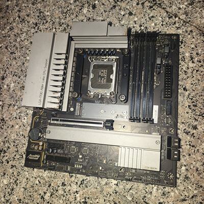 【议价】B660M 七彩虹Colorful型号七彩虹PCM V1 全新/二手均有货