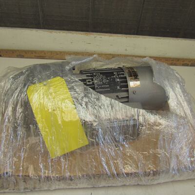 全新NordMotorSK63L4BRE5带齿轮箱0263L4BRE50.18KW230400V全新带