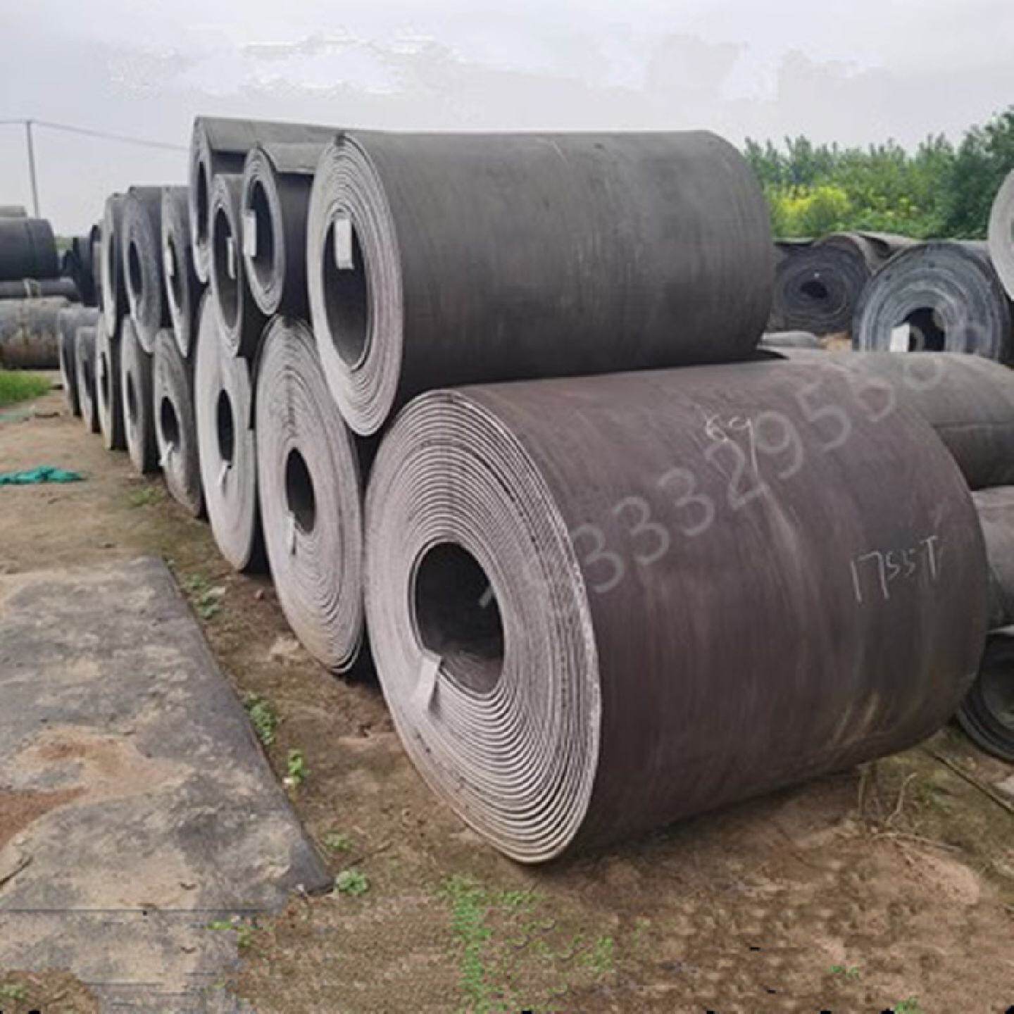 耐磨尼龙输送带工业橡胶传送带钢丝砂石厂地面垫皮带定制服务