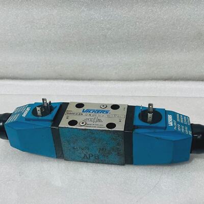 VickersDG4V32NHMU1B7电磁阀操作定向阀110115120V