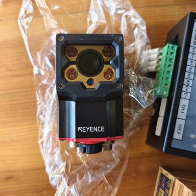 KEYENCE基恩士SR1000自动对焦读码器议价